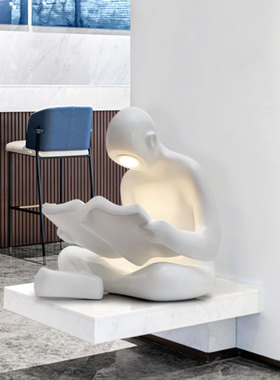 简欧看书样板房间走廊雕塑艺术品