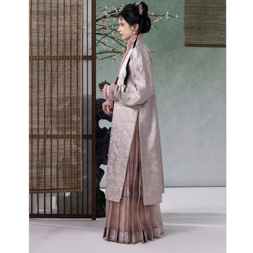 【上遥居】冷香 明原创汉服女秋冬款粉色白色立领加绒长袄 - 图1