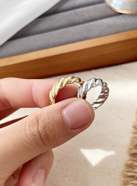 钛钢不掉色牛角包麻花开口戒指小众设计ins潮复古轻奢高级感指环