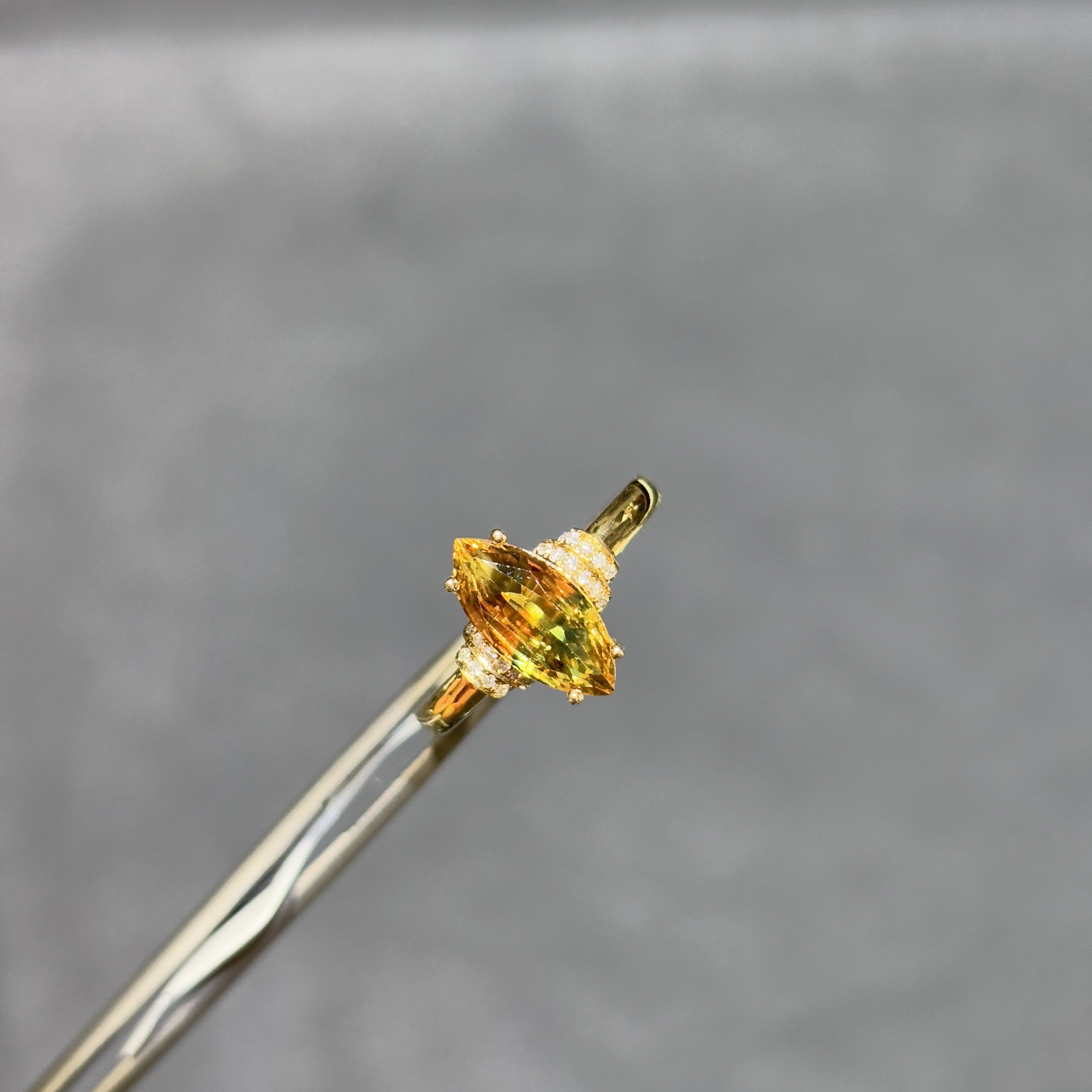18K gold natural orange sapphire ring with diamonds