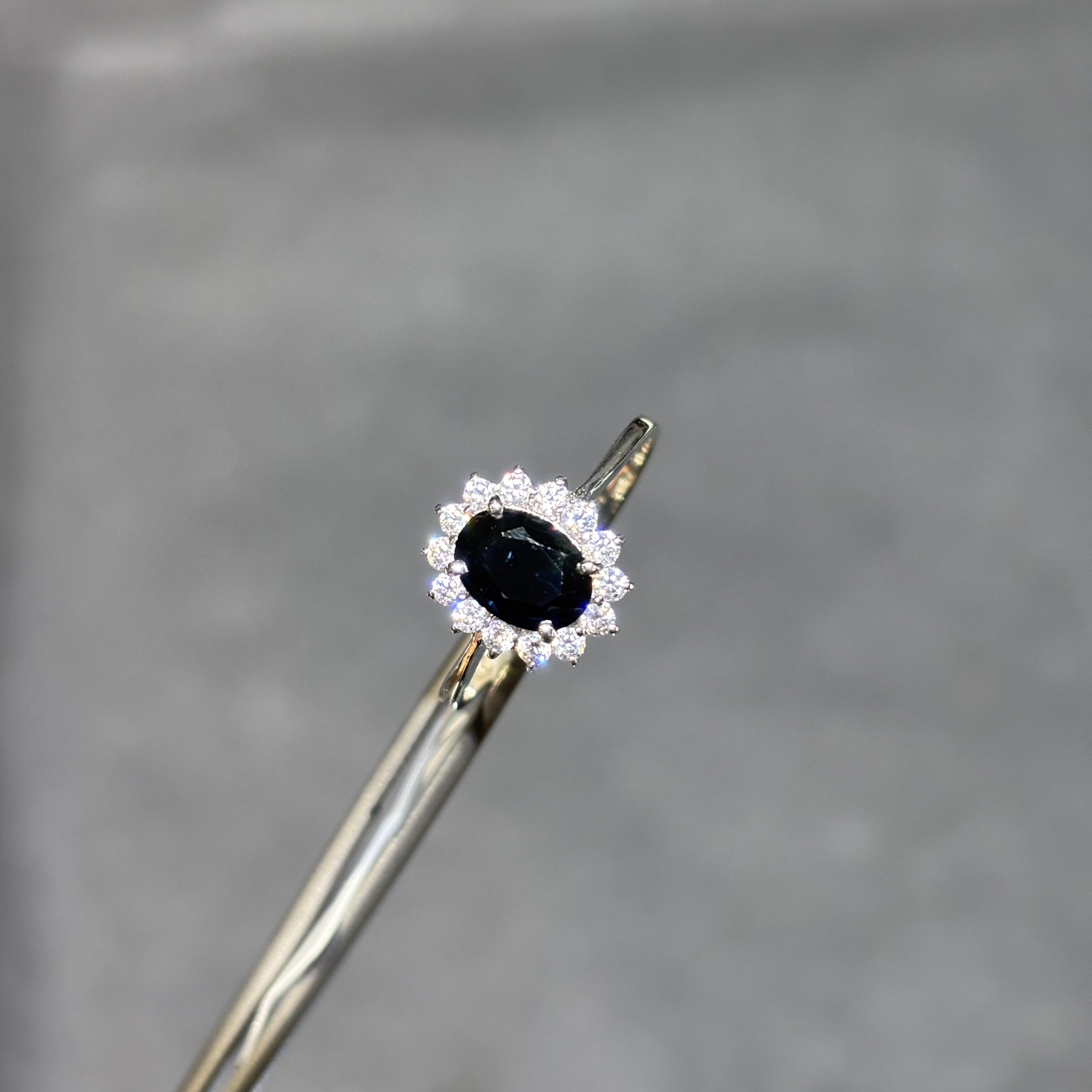 18k white gold natural sapphire ring Princess Diana style