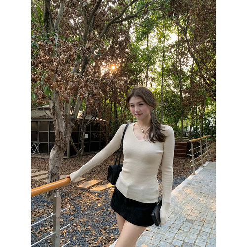 OTee韩系基础V领针织衫女秋季小众简约修身显瘦气质内搭打底上衣 - 图1