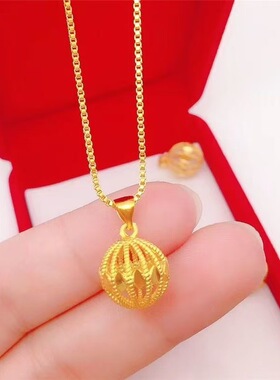 玲珑金色镂空绣球锁骨链