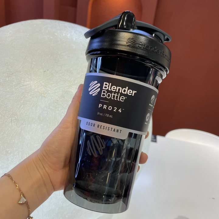 美国Blender Bottle摇摇杯蛋白粉便携搅拌杯奶昔杯户外水杯搅拌球