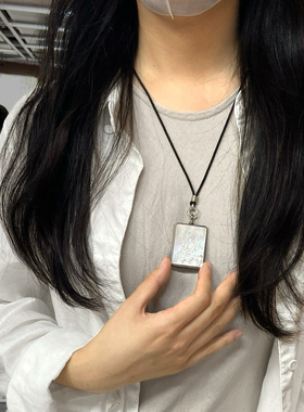 纯钛镶嵌白贝母地藏王菩萨吊坠永不掉色男女同款