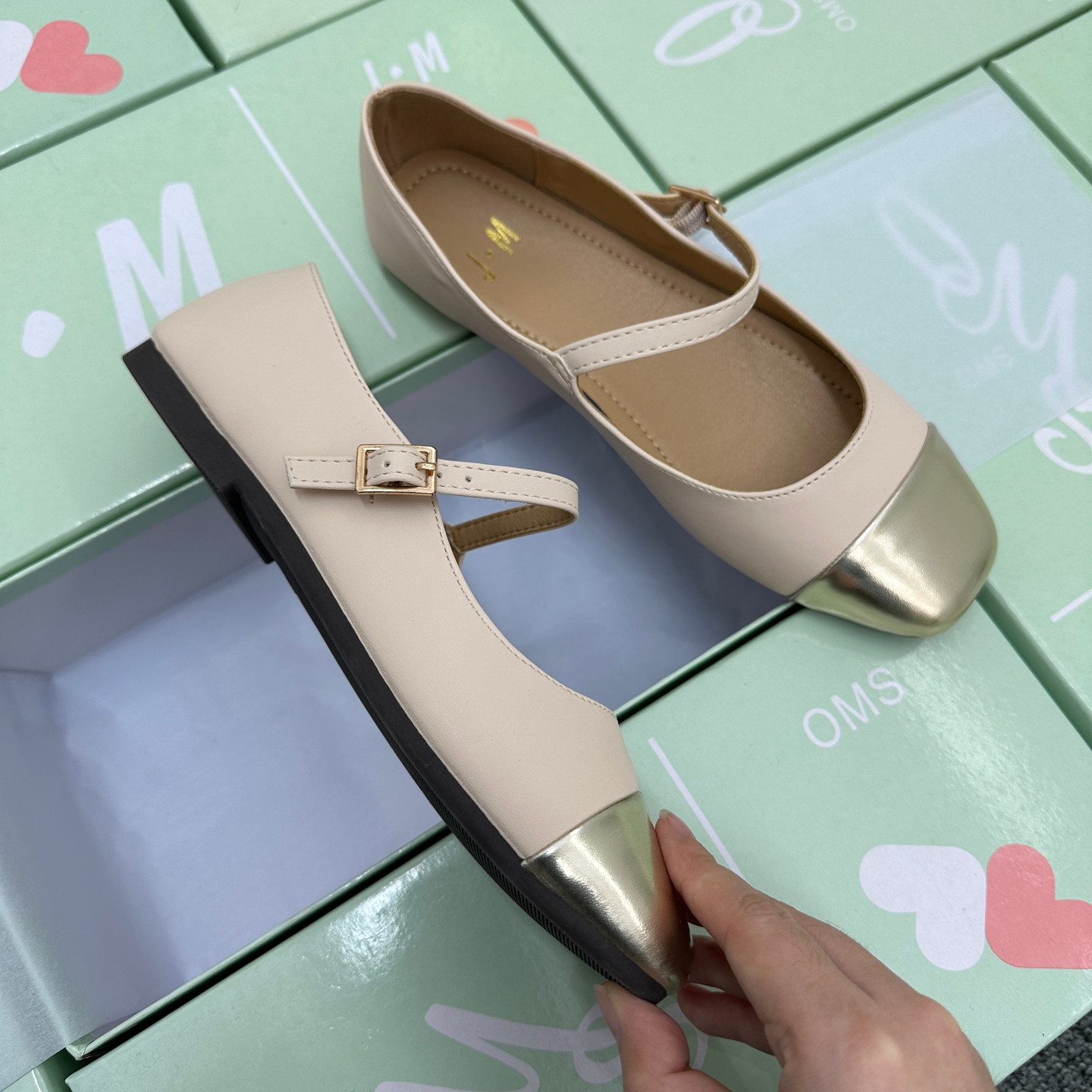 外贸大码法式方头浅口单鞋平底大码一字带时尚百搭柔软玛丽珍鞋女,淘宝优惠券,粉丝福利购,淘宝优惠卷