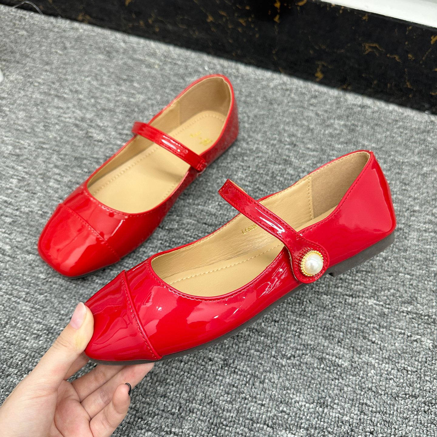 时髦不费力！外贸大码韩版拼色魔术贴柔软舒适浅口平底玛丽珍女鞋,淘宝优惠券,粉丝福利购,淘宝优惠卷