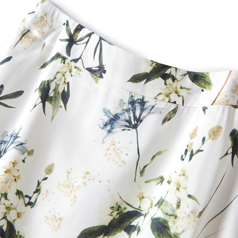 她池2022春装新款清新印花半身裙 她池半身裙