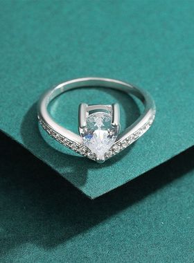 跨境异形水滴莫桑石女款戒指s925纯银欧美时尚梨形二克拉皇冠指环