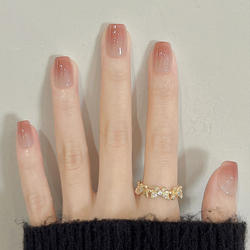 纯手工穿戴甲裸色渐变美甲短款2025新款秋冬高级感指甲贴片显白,淘宝优惠券,粉丝福利购,淘宝优惠卷