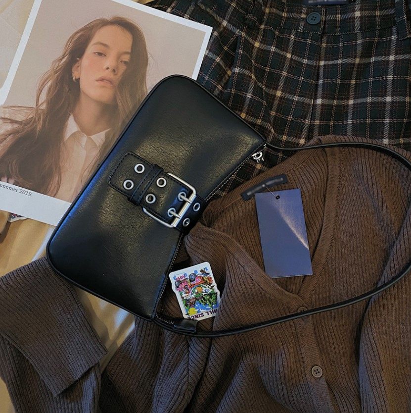 复古冷淡风皮扣设计腋下黑包包女2020早春新款百搭单肩挎包潮,淘宝优惠券,粉丝福利购,淘宝优惠卷