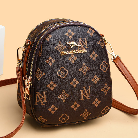 Mini genuine leather mobile phone bag for women 2026 new soft leather crossbody bag versatile shoulder bag for middle-aged women small bag