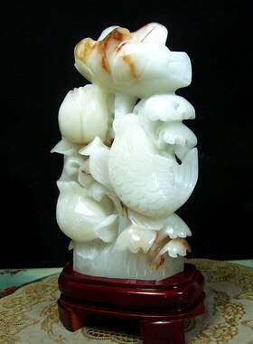 天然昆仑玉雕刻荷花金鱼锦鲤摆件