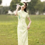 Летнее легкое свежее зеленое ретро элегантное ципао, в цветочек