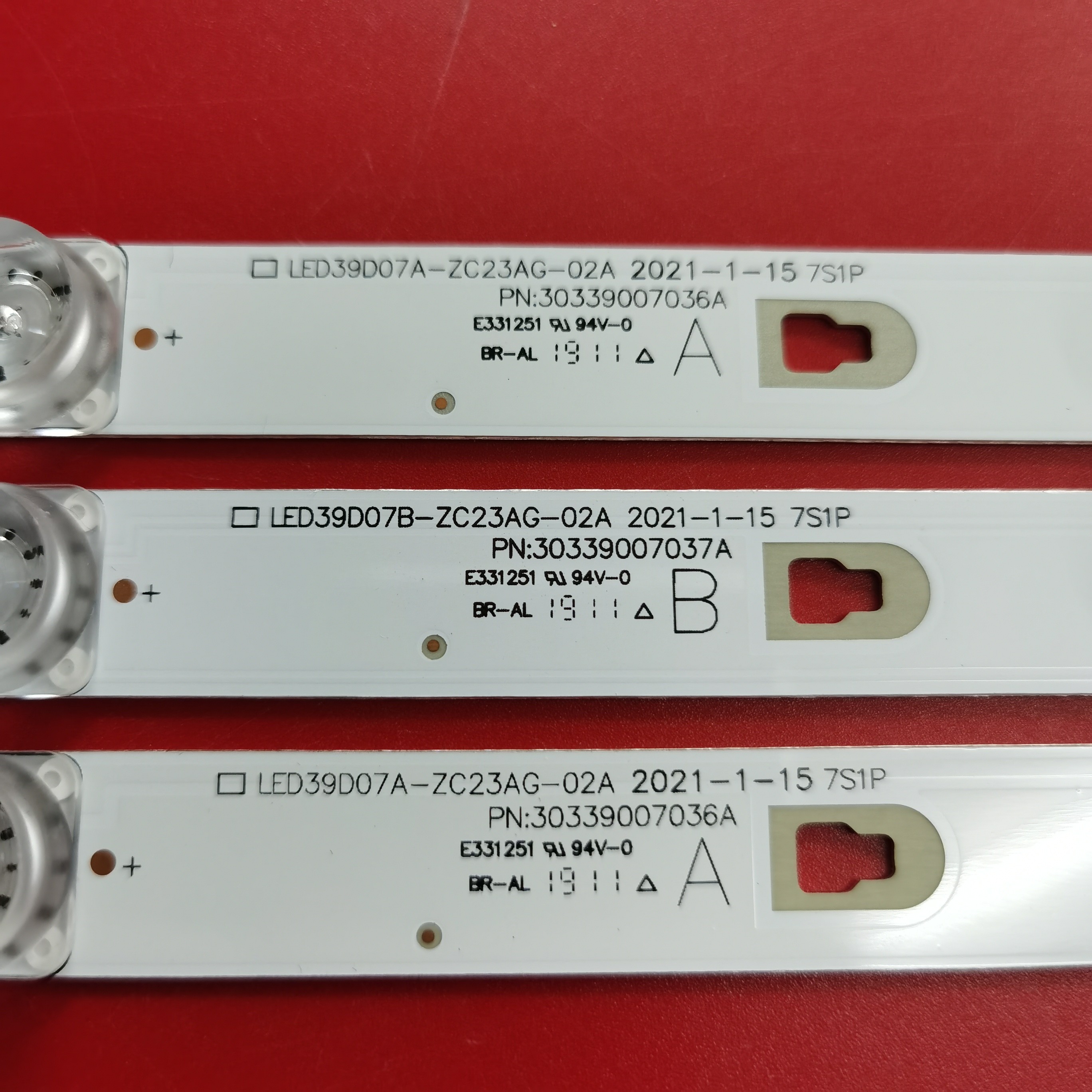 适用风行Z40G2111灯条LED39D07A-ZC23AG-02A电视灯条30339007037 - 图2