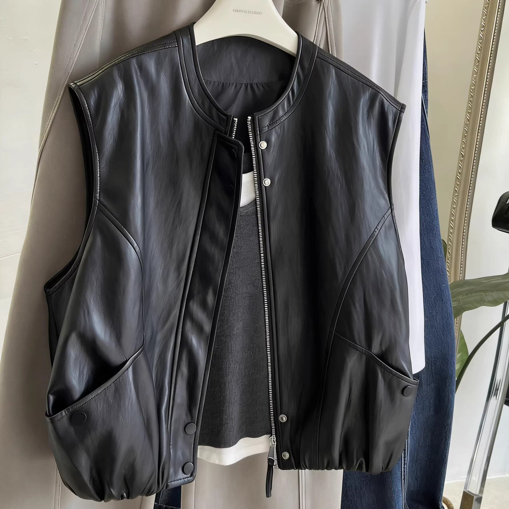 2026新款棕色皮衣马甲女春夏时尚百搭叠穿小个子坎肩背心外套