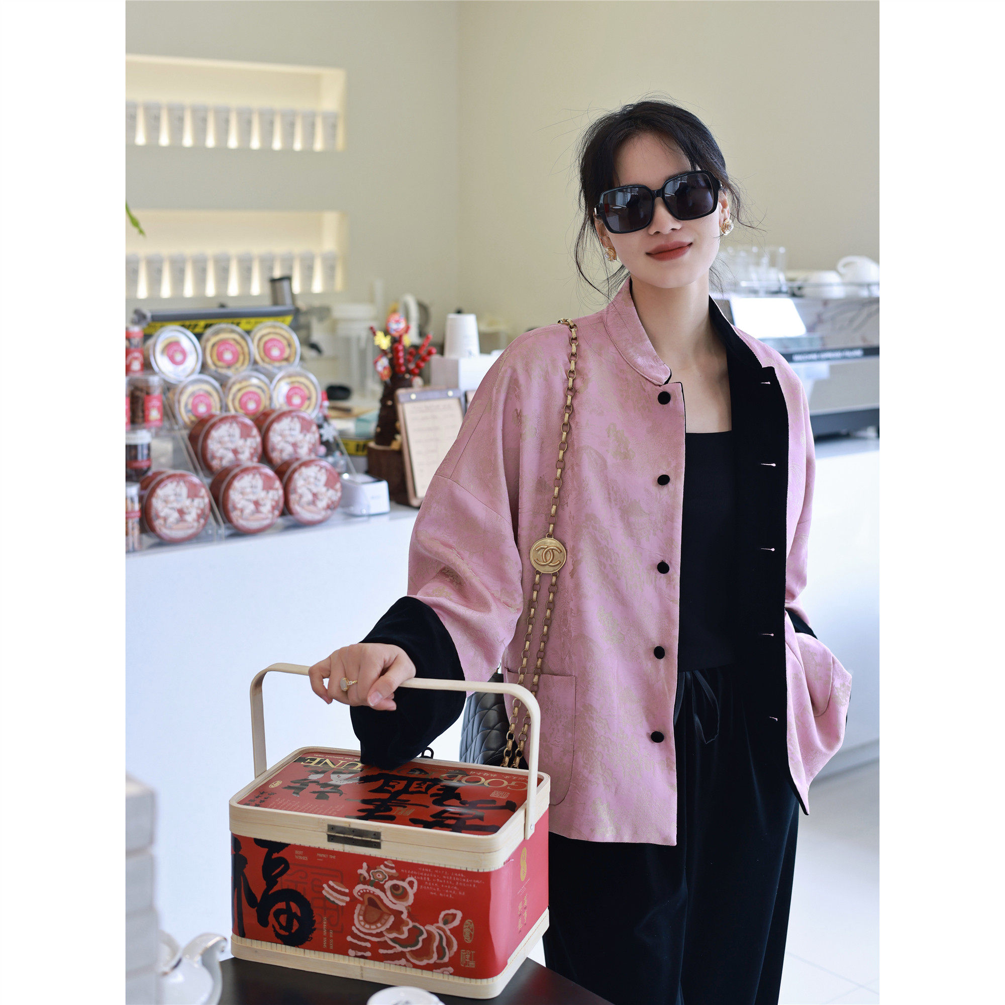 爵莱菲大码新中式两穿立领盘扣缎面提花丝绒上衣女宽松春季短外套,淘宝优惠券,粉丝福利购,淘宝优惠卷