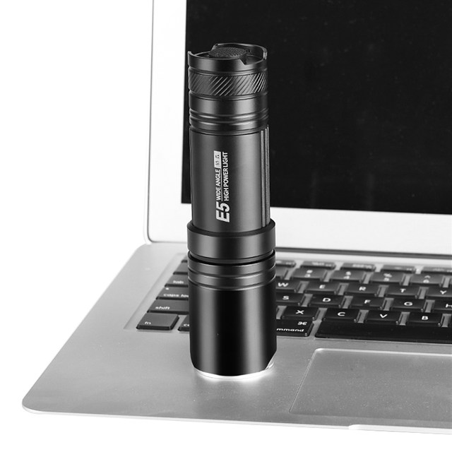 Led super long battery life long beam bright flashlight
