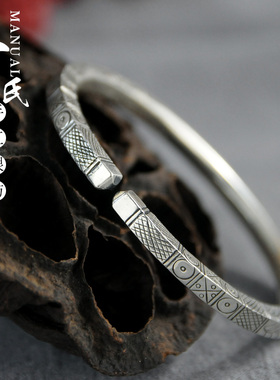 圆柱方条精美纯银手镯