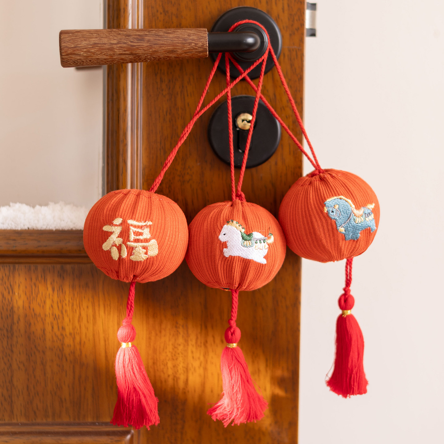 新年小灯笼喜庆礼盒过年春节装饰挂件绿植挂饰马年氛围布置树吊饰,淘宝优惠券,粉丝福利购,淘宝优惠卷