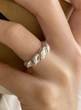 通体999足银缠绕麻花牛角包戒指女ins简约重工高级轻奢小众设计潮
