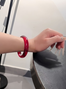 天然水晶红水晶手镯女百搭玉镯子