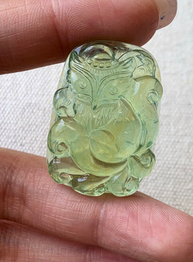 天然绿柱石雕刻件吊坠饰品男女生