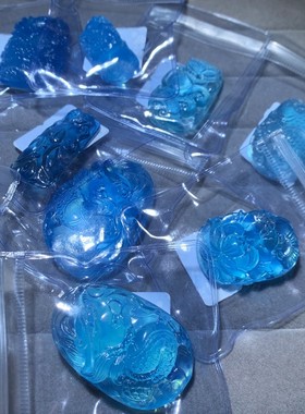 巴西天然冰透海蓝宝雕刻件配饰女