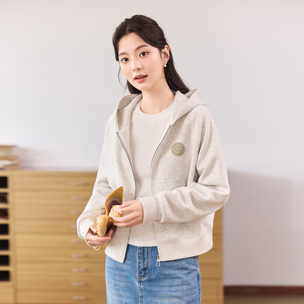 茵曼2026春季新款学院风连帽卫衣开衫女短外套松弛宽松休闲上衣,淘宝优惠券,粉丝福利购,淘宝优惠卷