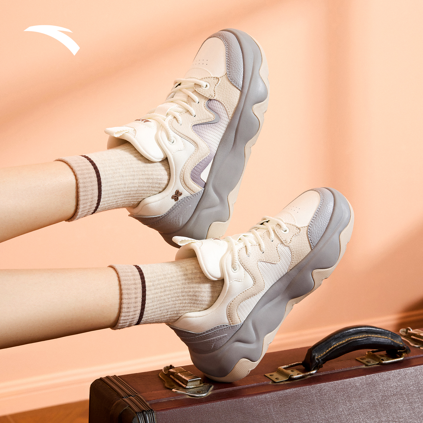 安踏冰淇淋 | 板鞋女2025冬季新款厚底增高休闲鞋女运动鞋面包鞋 - 图1