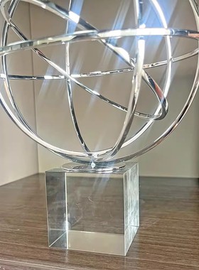 圆形金属办公桌装饰摆件