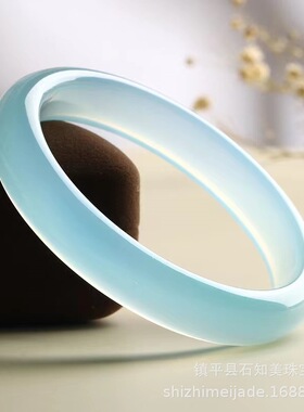 巴西海蓝宝玉髓细厚手镯女款玛瑙玉石天蓝色玉镯子现货