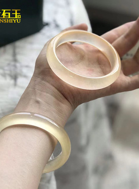 香槟金手镯高冰种女款白月光玉镯白色水沫玉石英岩玉镯子