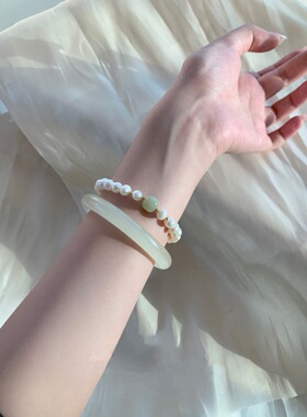 青白玉手鐲新疆和田玉青白玉细圆条叮当镯手饰礼物真玉石晴水手镯