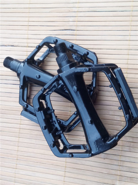 Mountain bike pedal bicycle sports car racing dead fly commuter car anti-slip aluminum alloy pedal pedal
