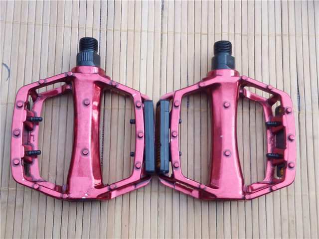 Mountain bike pedal bicycle sports car racing dead fly commuter car anti-slip aluminum alloy pedal pedal