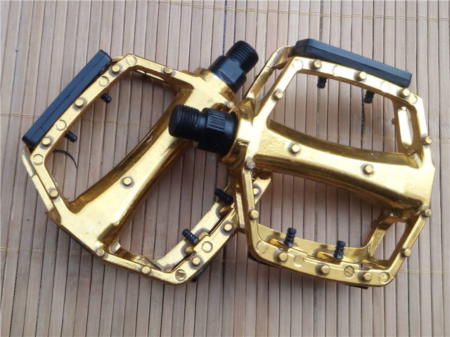 Mountain bike pedal bicycle sports car racing dead fly commuter car anti-slip aluminum alloy pedal pedal