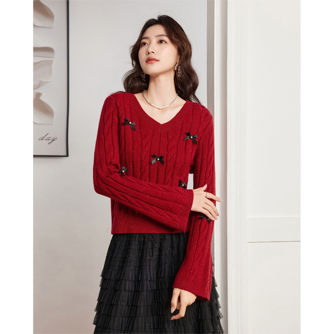 IEF/爱依服2025年冬季红色蝴蝶结甜美风毛衣女时尚V领喇叭袖线衫,淘宝优惠券,粉丝福利购,淘宝优惠卷