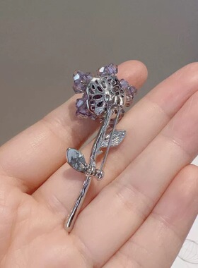 西子璀璨淡淡紫色雪花胸针工艺水晶锆石胸花外套开衫配饰别针装饰