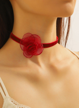 新项圈女颈带蕾丝黑色复古项链小众酒红丝绒山茶花锁骨链