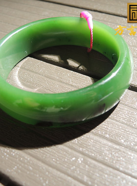 方言和田玉精品收藏俄料七号矿老坑碧玉红皮辣绿61mm玉手镯O1