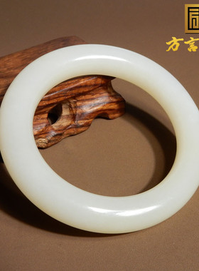 重量级方言和田玉精品珍藏级新疆细油润且末料白玉59mm正装手镯A5