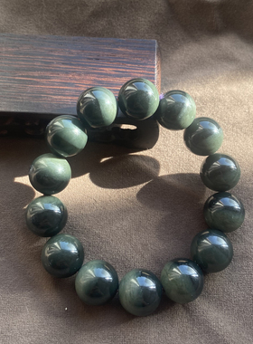 聚宝盆双色沙枣青16mm圆珠玉手串