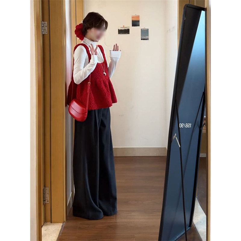 法式甜美减龄气质红色吊带背心女学生秋冬新款长袖打底衫两件套装,淘宝优惠券,粉丝福利购,淘宝优惠卷