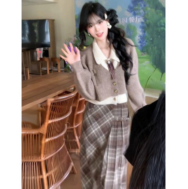 甜美少女风POLO领短款假两件毛衣女搭配高腰显瘦格纹半身裙两件套,淘宝优惠券,粉丝福利购,淘宝优惠卷