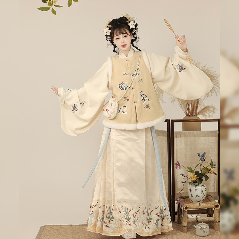 梦屿盛原创【猫里喵气】明制汉服女中国风刺绣比甲马面裙拜年服冬,淘宝优惠券,粉丝福利购,淘宝优惠卷