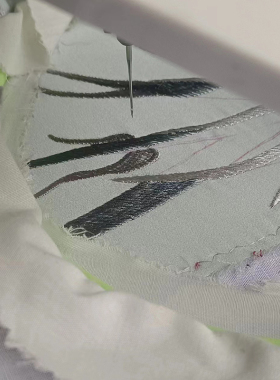 手推绣来图定制旗袍绣花加工汉服演出戏服唐装毕设衣服装刺绣兰花