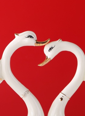 天鹅陶瓷摆件家居饰品客厅桌面摆设创意闺蜜结婚礼物厂家直供