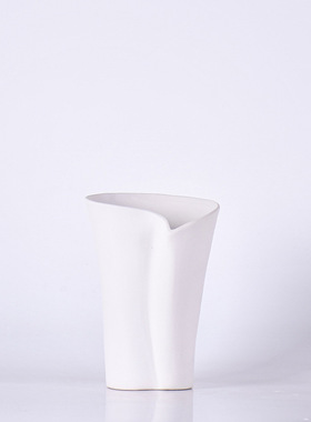 北欧简约白色陶瓷花瓶摆件家居客厅样板间花器
