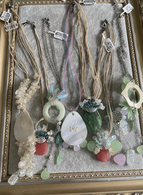 青岛饰品手编白晶粉晶红草莓石贝壳流苏项链 5.5